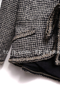 CHANEL 10C Black Ivory Gold Stand Collar Tweed Jacket Skirt Suit 34 40 シャネル ブラック アイボリー ゴールド スタンドカラー ツイード ジャケット スカート スーツ 即発