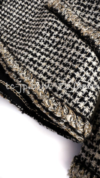 CHANEL 10C Black Ivory Gold Stand Collar Tweed Jacket Skirt Suit 34 40 シャネル ブラック アイボリー ゴールド スタンドカラー ツイード ジャケット スカート スーツ 即発