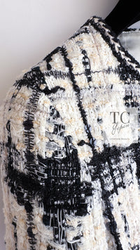 CHANEL 06PF Black Ivory Gripox Buttons Lesage Tweed Jacket 38 シャネル アイボリー ブラック グリポワ 宝石 ボタン ルサージュ ツイード ジャケット 即発