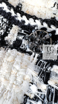 CHANEL 06PF Black Ivory Gripox Buttons Lesage Tweed Jacket 38 シャネル アイボリー ブラック グリポワ 宝石 ボタン ルサージュ ツイード ジャケット 即発