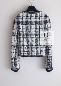 CHANEL 06PF Black Ivory Gripox Buttons Lesage Tweed Jacket 38 シャネル アイボリー ブラック グリポワ 宝石 ボタン ルサージュ ツイード ジャケット 即発
