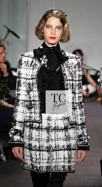CHANEL 06PF Black Ivory Gripox Buttons Lesage Tweed Jacket 38 シャネル アイボリー ブラック グリポワ 宝石 ボタン ルサージュ ツイード ジャケット 即発
