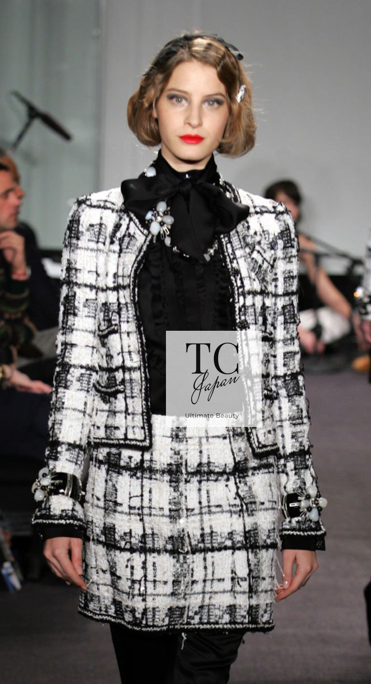 CHANEL 06PF Black Ivory Gripox Buttons Lesage Tweed Jacket 38 シャネル アイボリー ブラック グリポワ 宝石 ボタン ルサージュ ツイード ジャケット 即発