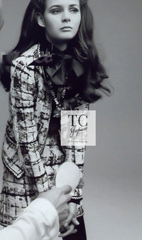 CHANEL 06PF Black Ivory Gripox Buttons Lesage Tweed Jacket 38 シャネル アイボリー ブラック グリポワ 宝石 ボタン ルサージュ ツイード ジャケット 即発