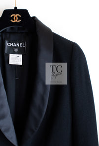 CHANEL 06PF Black Wool Silk Collar Gripoix Button Jacket 34 46 シャネル ブラック ウール シルク襟 グリポア 宝石ボタン ジャケット 即発