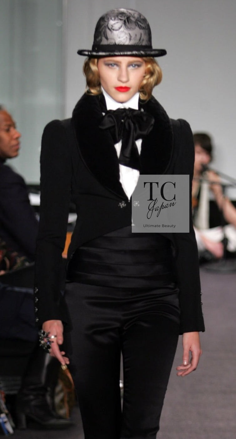 CHANEL 06PF Black Wool Silk Collar Gripoix Button Jacket 34 46 シャネル ブラック ウール シルク襟 グリポア 宝石ボタン ジャケット 即発
