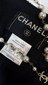 CHANEL 06A Black Wool Silk Ribbon Collarless Jacket Audrey Hepburn 38 シャネル ブラック ウール シルク リボン ノーカラー ジャケット オードリー ヘップバーン 即発