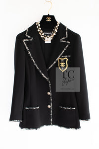 CHANEL 05C Black CC Logo Emblem Blazer Jacket 38 シャネル ブラック CC ロゴ エンブレム ブレザー ジャケット 即発