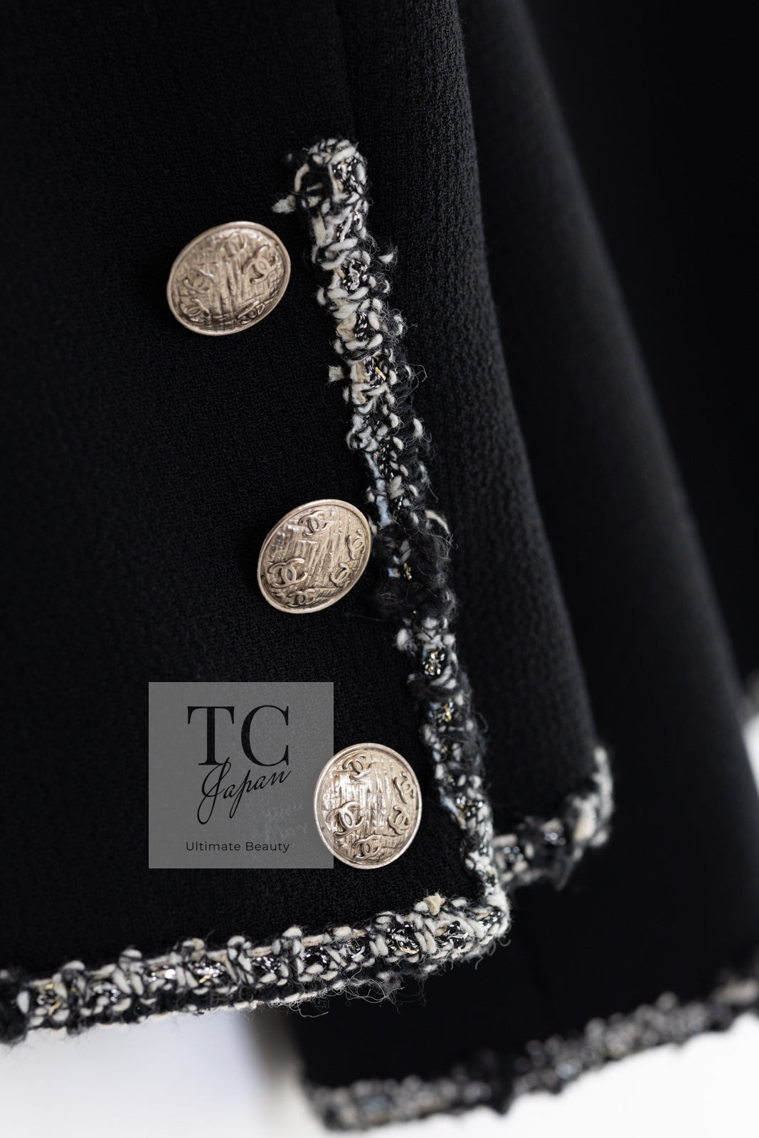 CHANEL 05C Black CC Logo Emblem Blazer Jacket 38 シャネル ブラック CC ロゴ エンブレム ブレザー ジャケット 即発