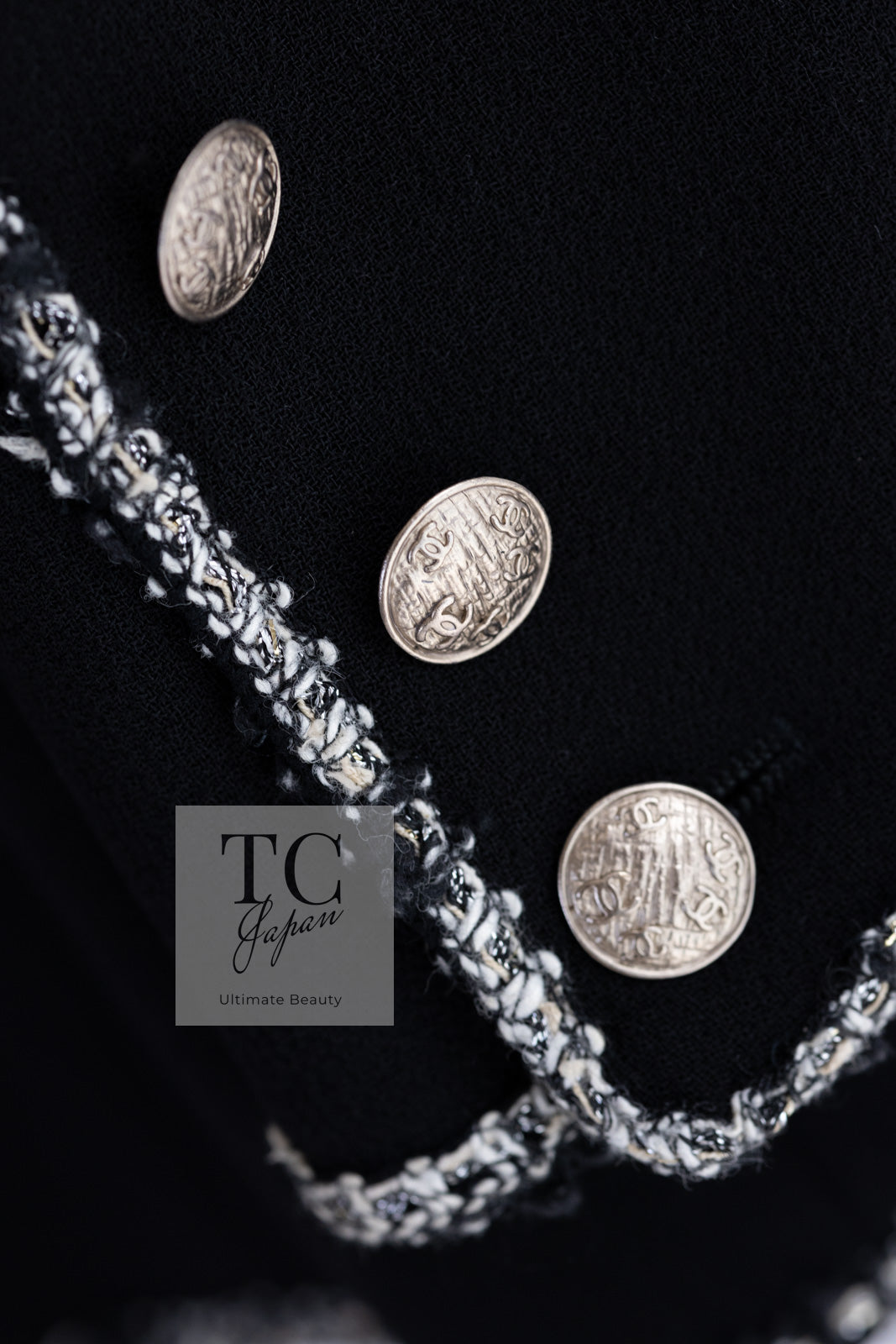 CHANEL 05C Black CC Logo Emblem Blazer Jacket 38 シャネル ブラック CC ロゴ エンブレム ブレザー ジャケット 即発