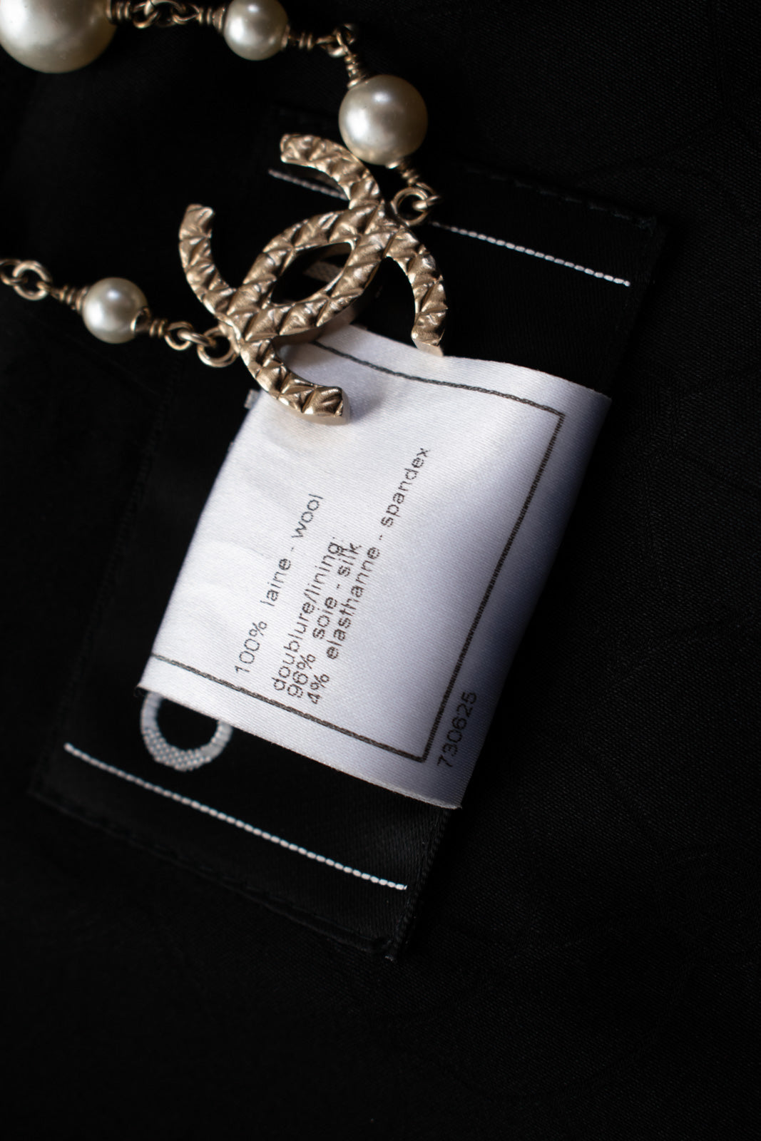 CHANEL 05C Black CC Logo Emblem Blazer Jacket 38 シャネル ブラック CC ロゴ エンブレム ブレザー ジャケット 即発