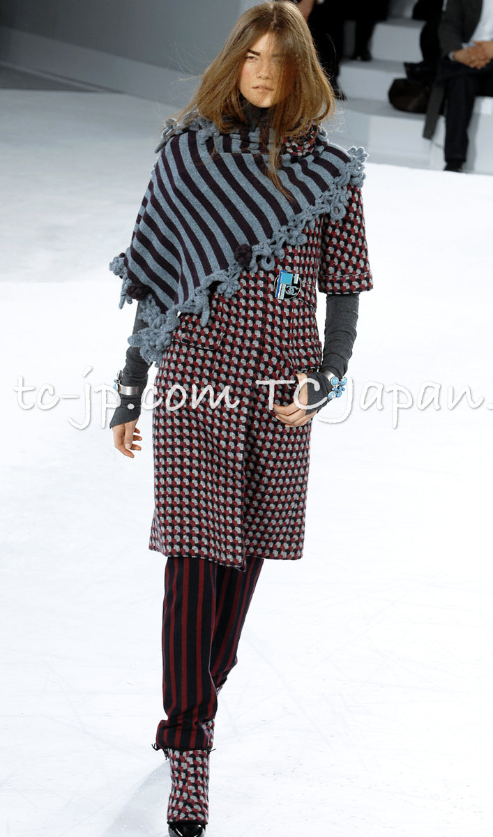 シャネル　カシミアコート CHANEL シャネル コート ブラック・カシミア・ゴールドボタン