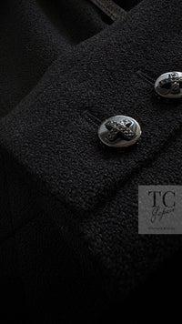 CHANEL 06A Black Wool Tweed Coat 34 36 38 シャネル ブラック ウール ツイード コート ラインストーン ビジュー ボタン即発