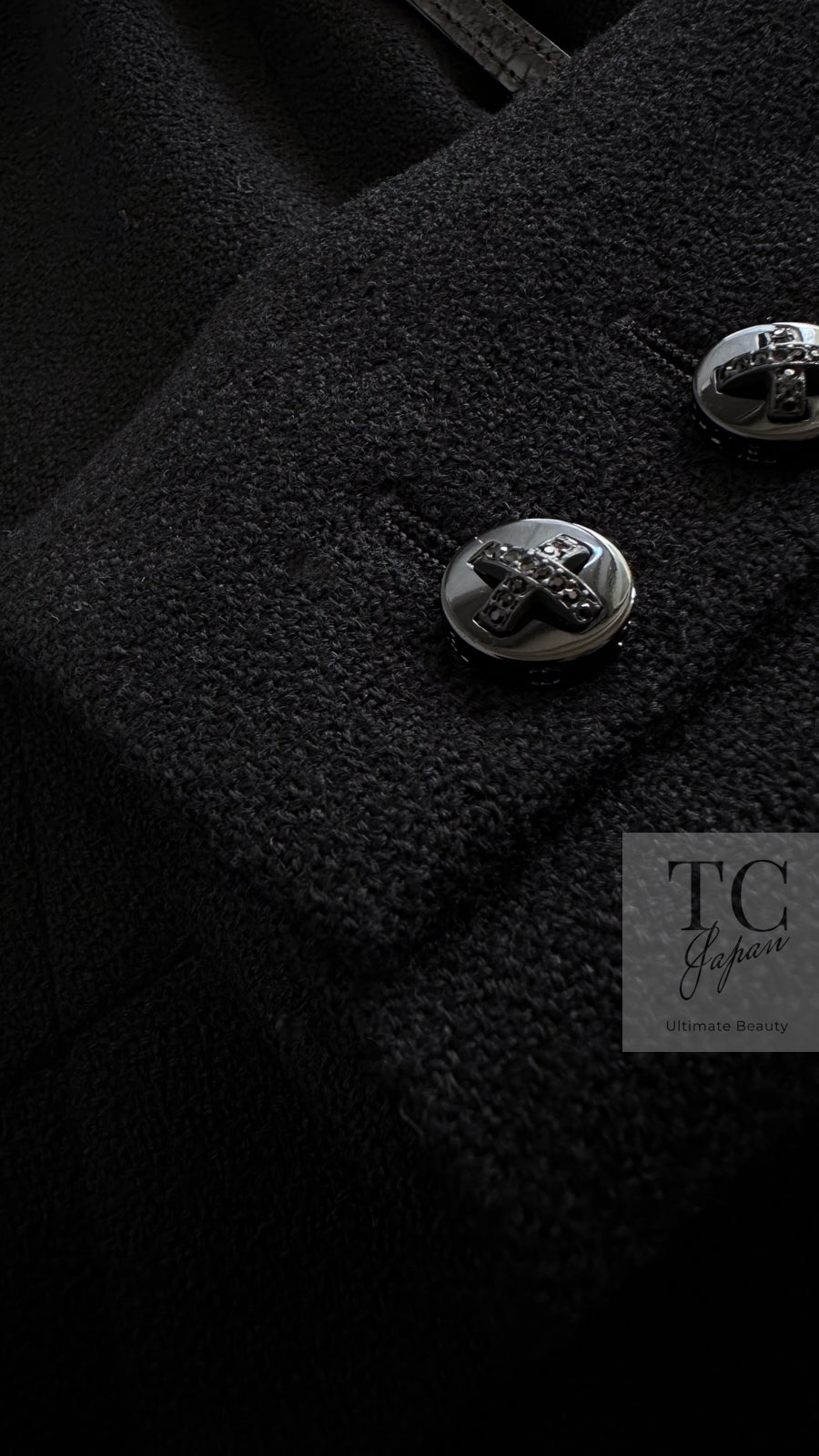 CHANEL 06A Black Wool Tweed Coat 34 36 38 シャネル ブラック ウール ツイード コート ラインストーン ビジュー ボタン即発