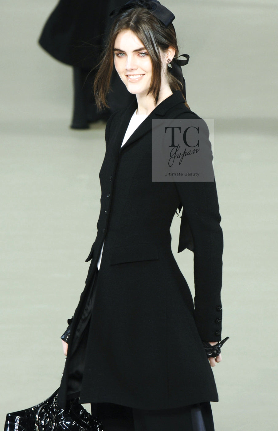 CHANEL 06A Black Wool Tweed Coat 34 36 38 シャネル ブラック ウール ツイード コート ラインストーン ビジュー ボタン即発
