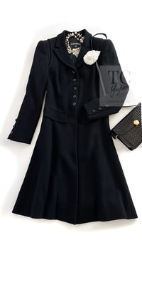 CHANEL 06A Black Wool Tweed Coat 34 36 38 シャネル ブラック ウール ツイード コート ラインストーン ビジュー ボタン即発