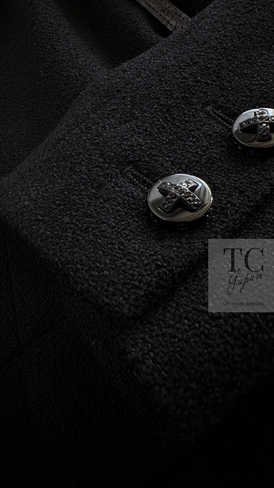 CHANEL 06A Black Wool Tweed Coat 34 36 38 シャネル ブラック ウール ツイード コート ラインストーン ビジュー ボタン即発
