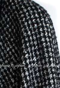 CHANEL 14B Black White Wool Silk Lama Mohair Tweed Coat 36 シャネル ブラック ホワイト ウール シルク ラマ モヘア ツイード コート 即発