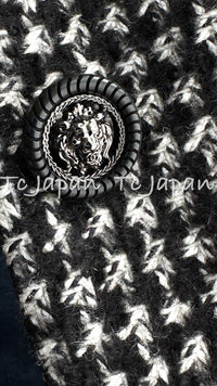 CHANEL 14B Black White Wool Silk Lama Mohair Tweed Coat 36 シャネル ブラック ホワイト ウール シルク ラマ モヘア ツイード コート 即発
