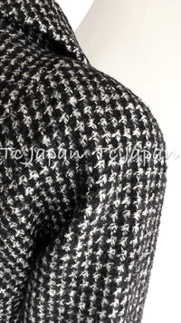 CHANEL 14B Black White Wool Silk Lama Mohair Tweed Coat 36 シャネル ブラック ホワイト ウール シルク ラマ モヘア ツイード コート 即発