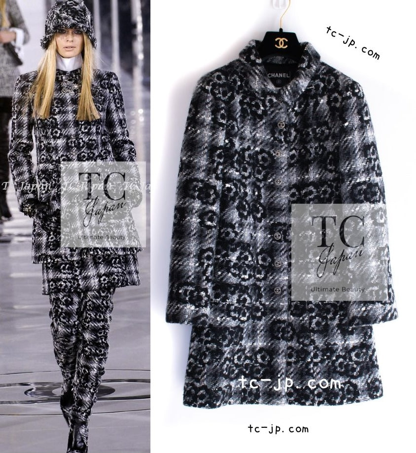 CHANEL 05A Black Gray Camellia CC Button Wool Tweed Coat 38 シャネル ブラック グレー カメリア柄 CC ボタン ウール ツイード コート 即発