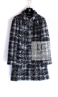 CHANEL 05A Black Gray Camellia CC Button Wool Tweed Coat 38 シャネル ブラック グレー カメリア柄 CC ボタン ウール ツイード コート 即発