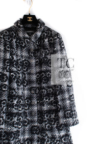 CHANEL 05A Black Gray Camellia CC Button Wool Tweed Coat 38 シャネル ブラック グレー カメリア柄 CC ボタン ウール ツイード コート 即発