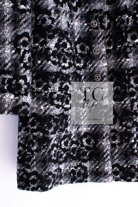 CHANEL 05A Black Gray Camellia CC Button Wool Tweed Coat 38 シャネル ブラック グレー カメリア柄 CC ボタン ウール ツイード コート 即発