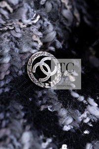 CHANEL 05A Black Gray Camellia CC Button Wool Tweed Coat 38 シャネル ブラック グレー カメリア柄 CC ボタン ウール ツイード コート 即発