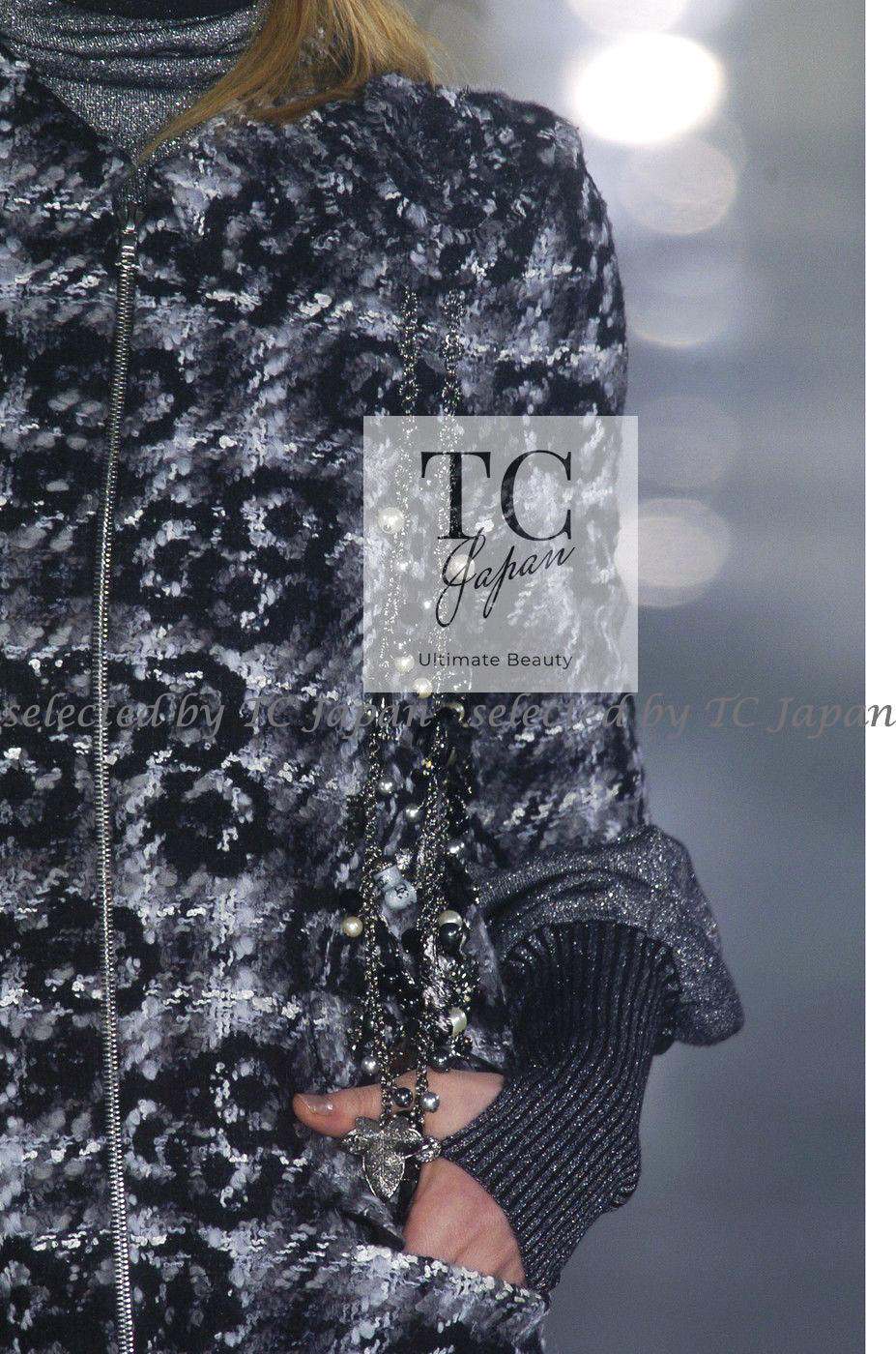 CHANEL 05A Black Gray Camellia CC Button Wool Tweed Coat 38 シャネル ブラック グレー カメリア柄 CC ボタン ウール ツイード コート 即発