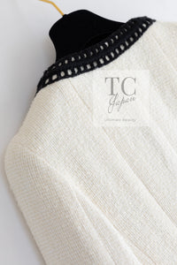 CHANEL 00A Ivory Black Trim Tweed Dress Coat with Belt 34 シャネル アイボリー ブラック トリム ベルト付 ワンピース コート 即発