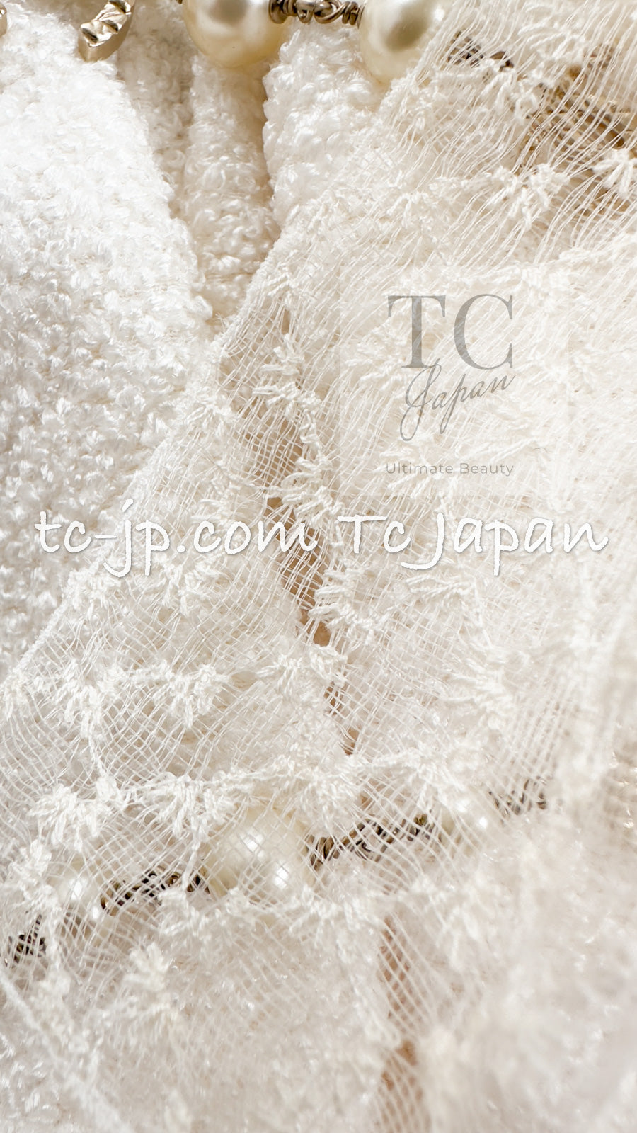 CHANEL 15C White Ivory Gripoix Buttons Bow Romper Jumpsuit 36 38 シャネル ホワイト アイボリー グリポワ 宝石 ボタン リボン ロンパース ジャンプ スーツ 即発