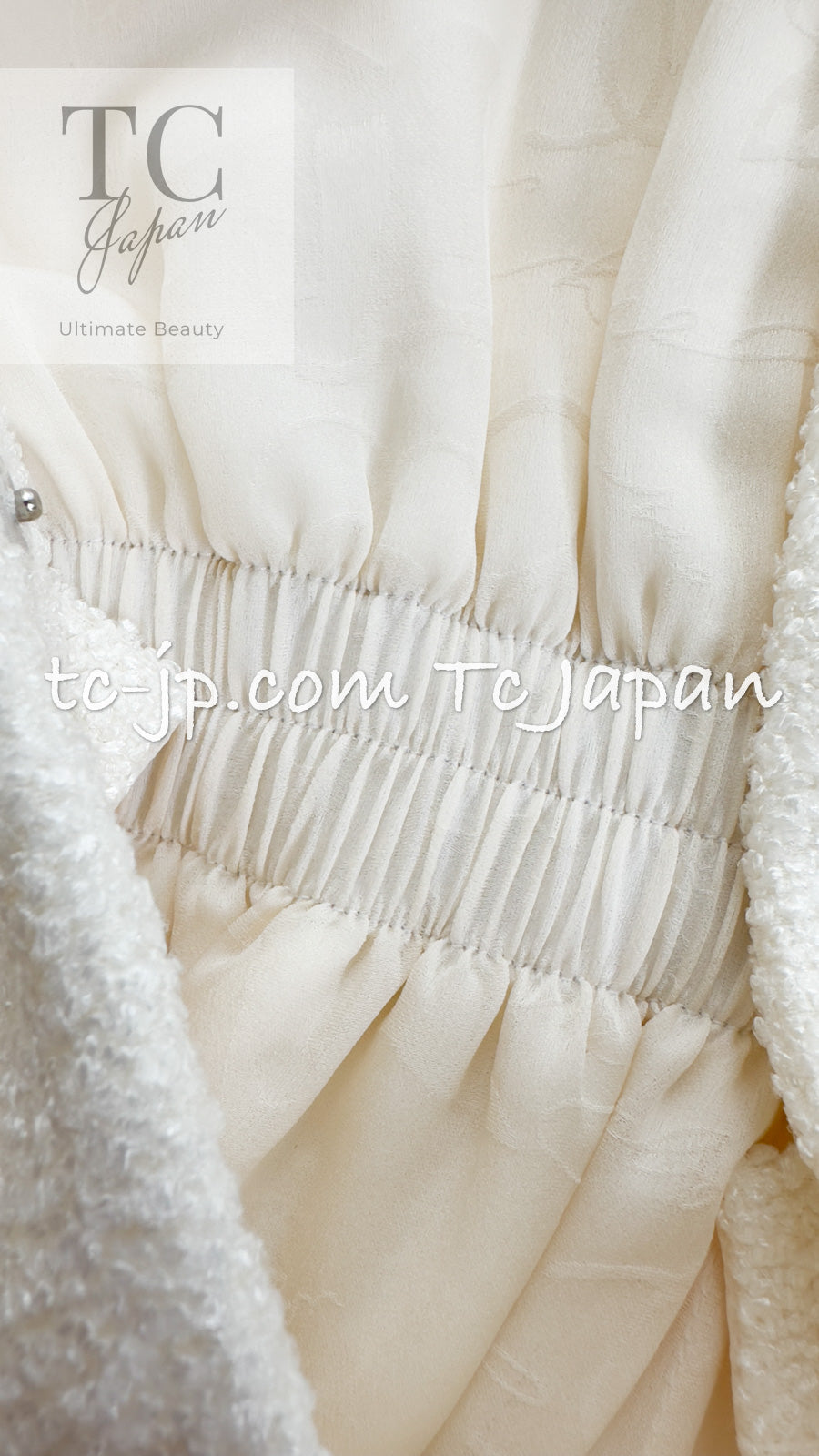 CHANEL 15C White Ivory Gripoix Buttons Bow Romper Jumpsuit 36 38 シャネル ホワイト アイボリー グリポワ 宝石 ボタン リボン ロンパース ジャンプ スーツ 即発