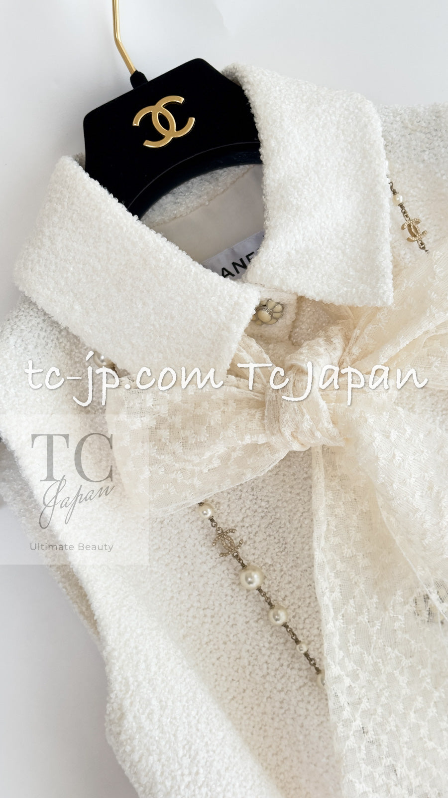 CHANEL 15C White Ivory Gripoix Buttons Bow Romper Jumpsuit 36 38 シャネル ホワイト アイボリー グリポワ 宝石 ボタン リボン ロンパース ジャンプ スーツ 即発