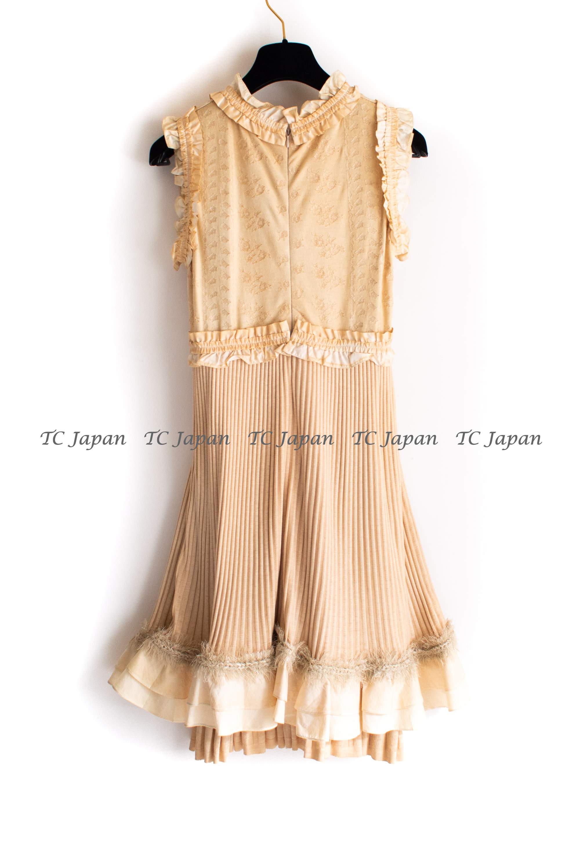 CHANEL 10S Nude Tan Beige Fringe Knit Dress 38 シャネル ベージュ グラデュエーション フリンジ ニット ワンピース 即発