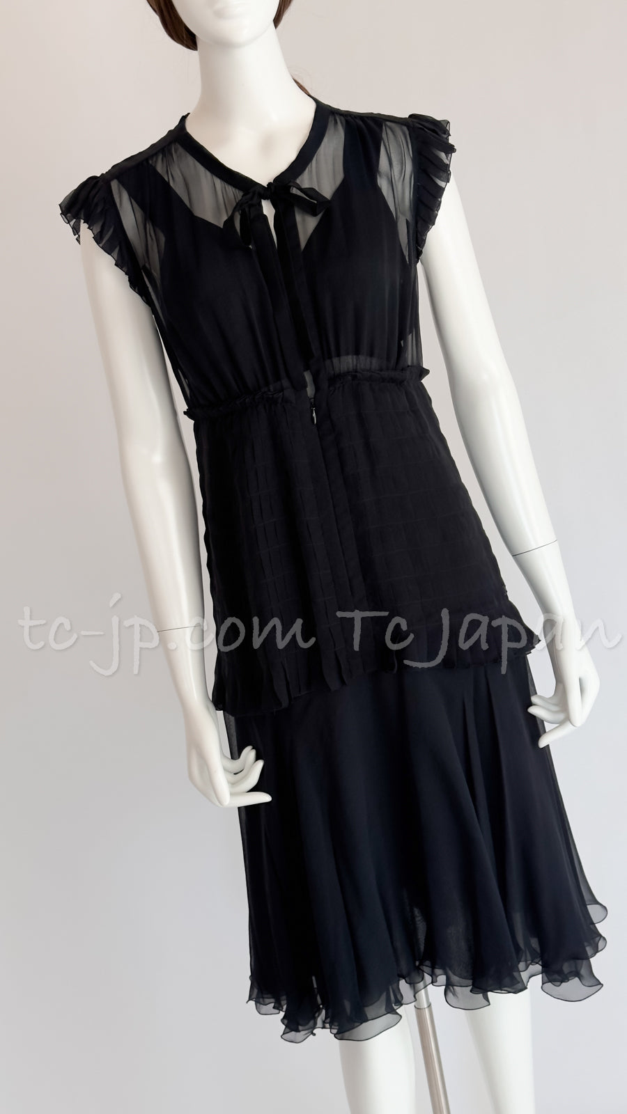 CHANEL 02S Black Silk Sleeveless Pleated Dress 38 シャネル ブラック シルク ノースリーブ プリーツ ワンピース 即発