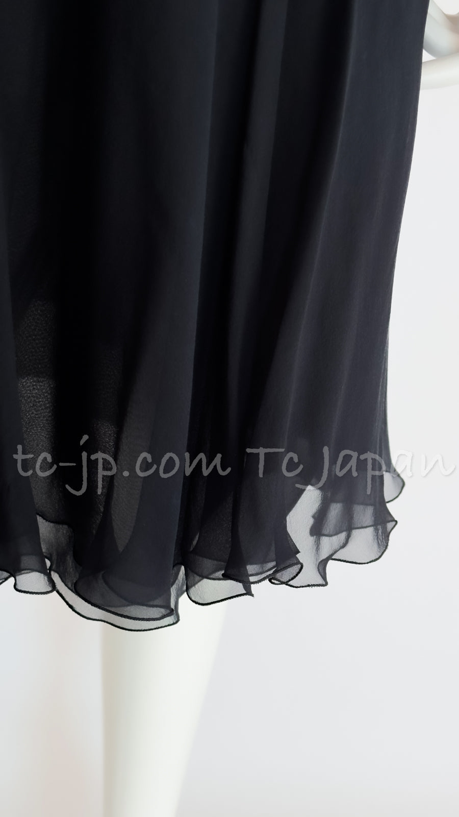 CHANEL 02S Black Silk Sleeveless Pleated Dress 38 シャネル ブラック シルク ノースリーブ プリーツ ワンピース 即発