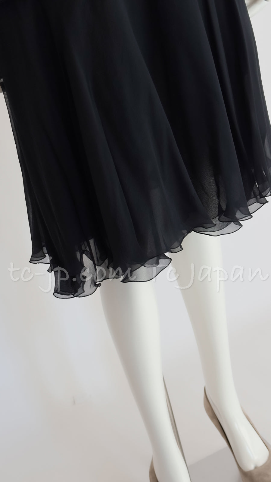CHANEL 02S Black Silk Sleeveless Pleated Dress 38 シャネル ブラック シルク ノースリーブ プリーツ ワンピース 即発