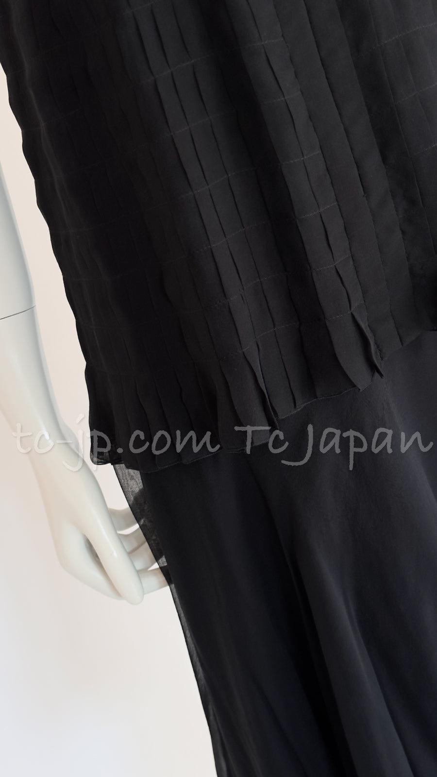 CHANEL 02S Black Silk Sleeveless Pleated Dress 38 シャネル ブラック シルク ノースリーブ プリーツ ワンピース 即発
