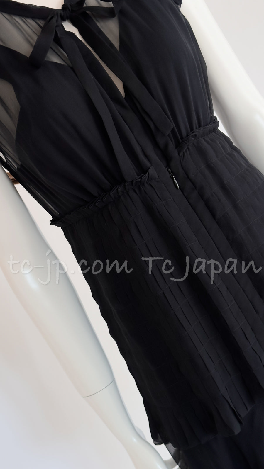 CHANEL 02S Black Silk Sleeveless Pleated Dress 38 シャネル ブラック シルク ノースリーブ プリーツ ワンピース 即発
