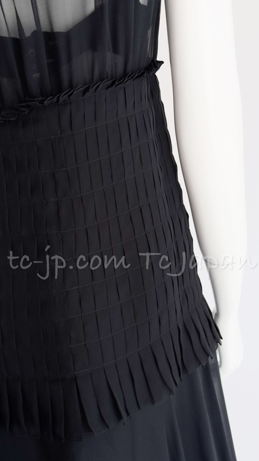 CHANEL 02S Black Silk Sleeveless Pleated Dress 38 シャネル ブラック シルク ノースリーブ プリーツ ワンピース 即発