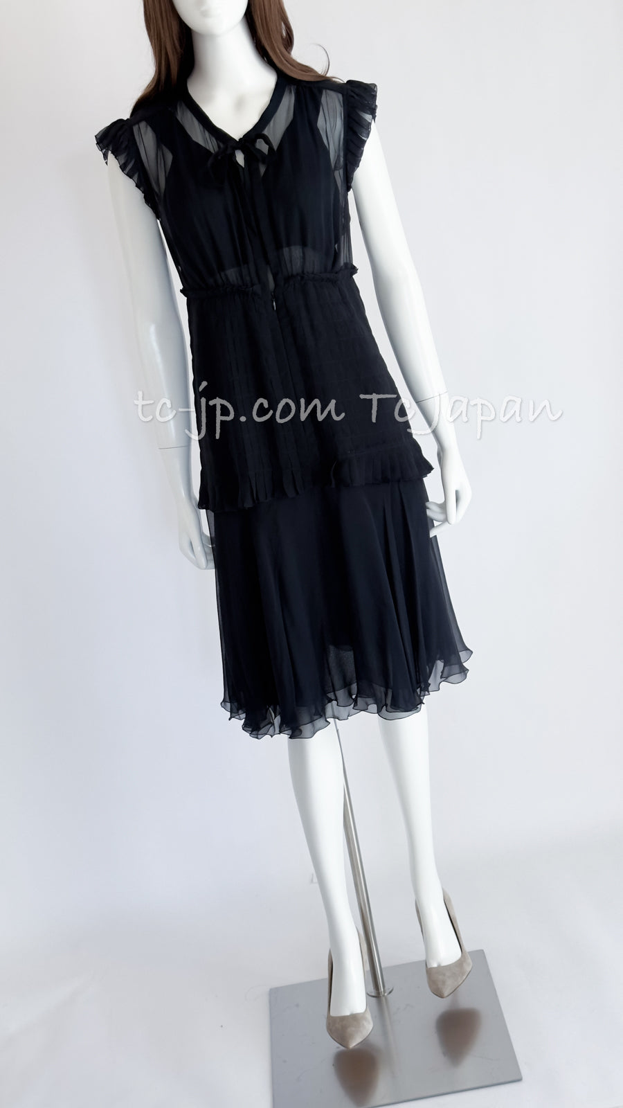 CHANEL 02S Black Silk Sleeveless Pleated Dress 38 シャネル ブラック シルク ノースリーブ プリーツ ワンピース 即発