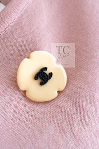 CHANEL 11S Pale Moss Pink Camellia Knit Stretch Soft Dress 34 シャネル 淡い モス ピンク カメリア装飾 ニット ストレッチ ソフト ワンピース 即発 - TC JAPAN