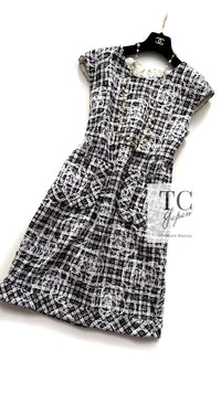 CHANEL 14S White Black Camellia Gripox Button Tweed Dress 34 シャネル ホワイト ブラック グレー カメリア グリポワ宝石ボタン ツイード ワンピース 即発