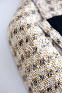 CHANEL 06S Ivory Creme Gold Tone Tweed Jacket Skirt Suit Sharon Stone 36 38 シャネル アイボリー クリーム ゴールド  ツイード ジャケット スカート スーツ 女優シャローン ストーン 即発
