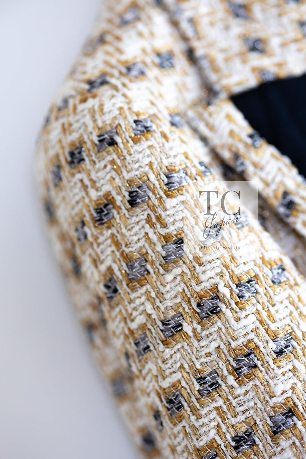 CHANEL 06S Ivory Creme Gold Tone Tweed Jacket Skirt Suit Sharon Stone 36 38 シャネル アイボリー クリーム ゴールド  ツイード ジャケット スカート スーツ 女優シャローン ストーン 即発