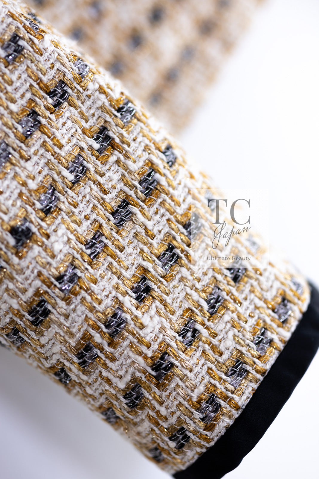 CHANEL 06S Ivory Creme Gold Tone Tweed Jacket Skirt Suit Sharon Stone 36 38 シャネル アイボリー クリーム ゴールド  ツイード ジャケット スカート スーツ 女優シャローン ストーン 即発