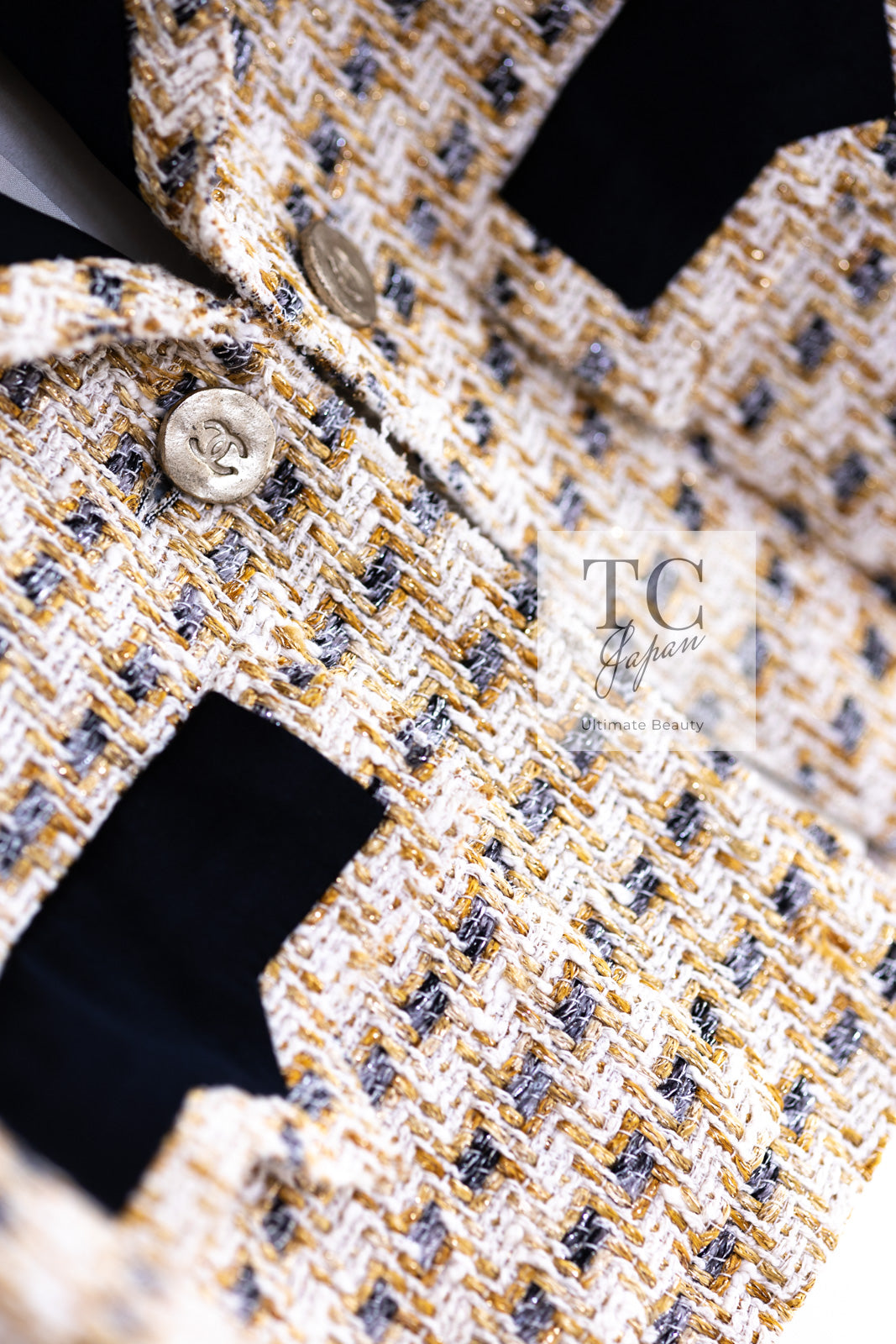CHANEL 06S Ivory Creme Gold Tone Tweed Jacket Skirt Suit Sharon Stone 36 38 シャネル アイボリー クリーム ゴールド  ツイード ジャケット スカート スーツ 女優シャローン ストーン 即発