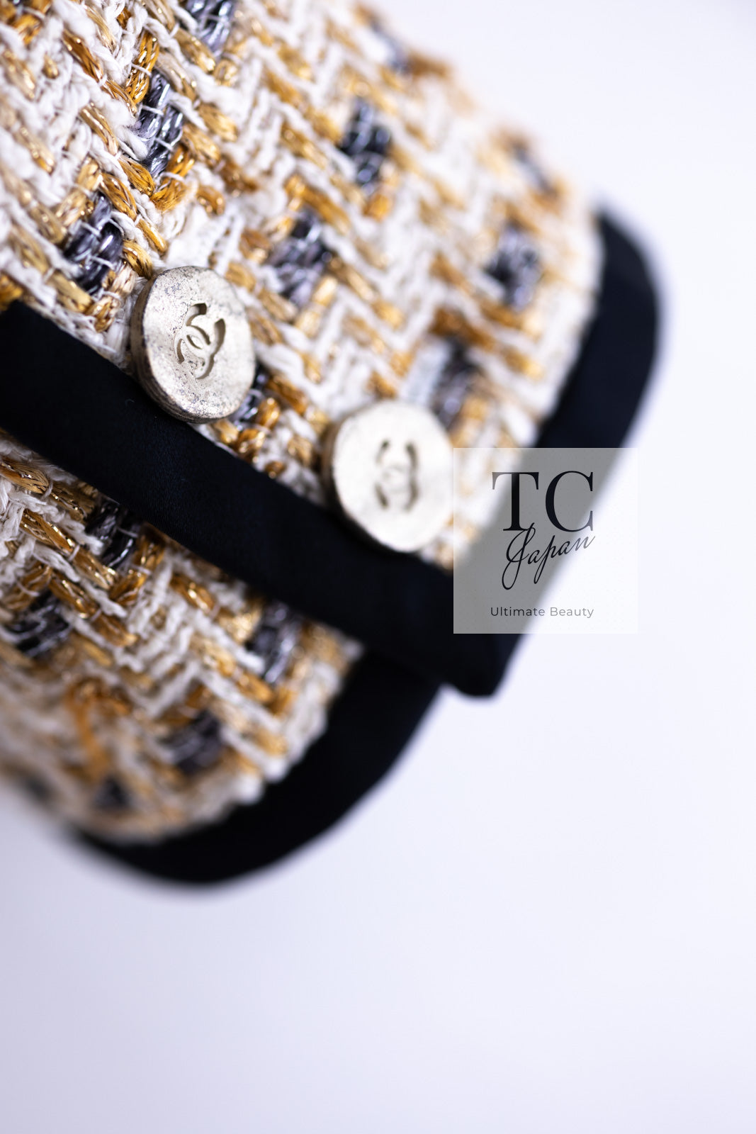 CHANEL 06S Ivory Creme Gold Tone Tweed Jacket Skirt Suit Sharon Stone 36 38 シャネル アイボリー クリーム ゴールド  ツイード ジャケット スカート スーツ 女優シャローン ストーン 即発