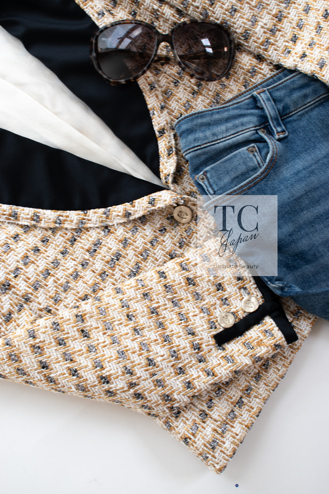 CHANEL 06S Ivory Creme Gold Tone Tweed Jacket Skirt Suit Sharon Stone 36 38 シャネル アイボリー クリーム ゴールド  ツイード ジャケット スカート スーツ 女優シャローン ストーン 即発